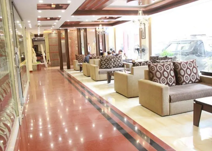 Mahadev Hotel 3*
