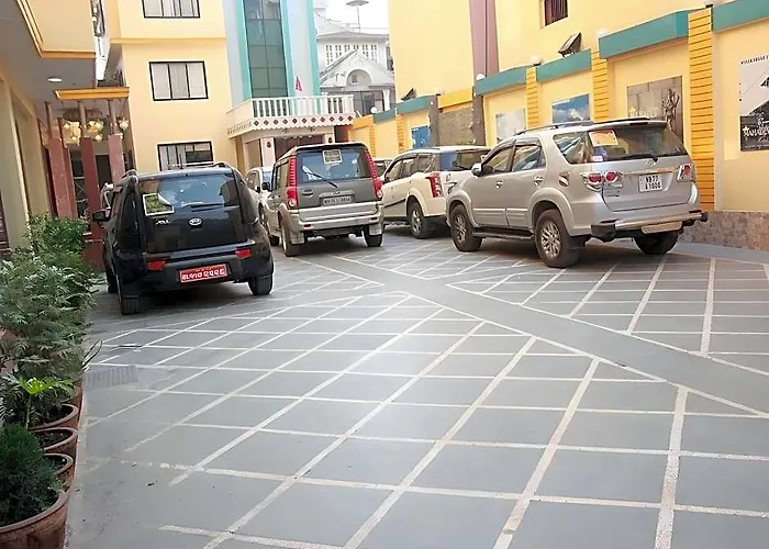 Hotel Mahadev