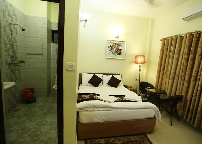 Hotel Mahadev 3*