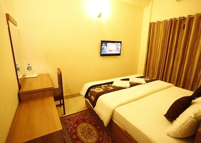 Mahadev Hotel 3*
