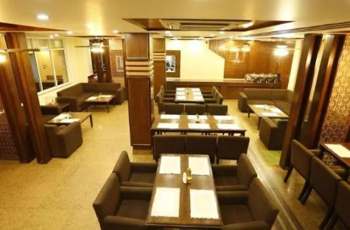 Mahadev Hotel